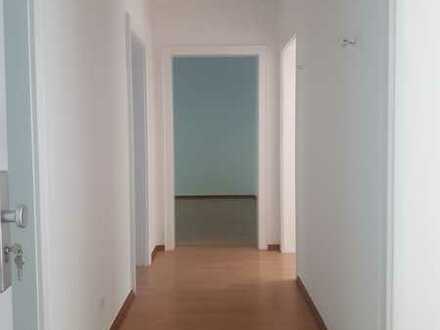 Modernisierte 3-Raum-Wohnung mit Balkon in Ettlingen