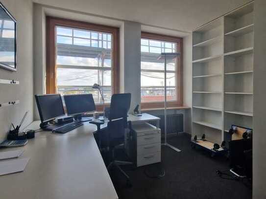 Große Dachterrasse mit Blick über die Dächer von Hamburg! Zentrale Lage und flexibler Grundriss.