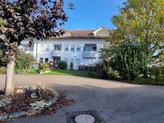 Schöne 2 Zimmerwohnung mit eigenem Garten in ruhige Lage