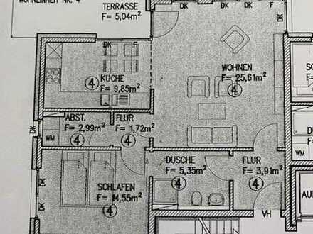 Am Schlosspark: 2-Zimmer-Erdgeschosswohnung mit Terrasse um