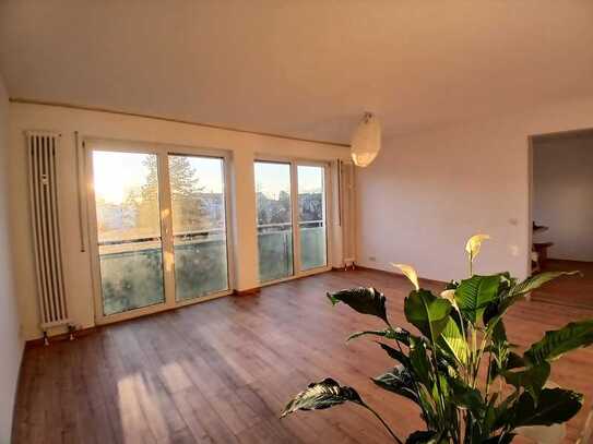 Helle 2,5 Zimmer-Wohnung mit Blick auf Beethovenpark