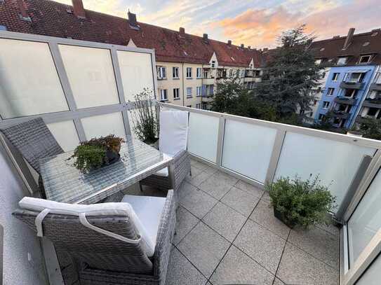 Geibelplatz: Sanierte Altbauwohnung mit Balkon