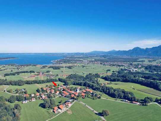 Großes TOP-Baugrundstück mit Chiemsee- und Bergblick