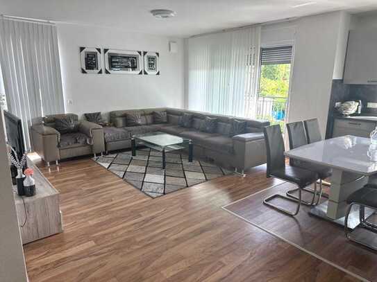 Familienfreundliche 4 Zimmer Wohnung mit Balkon und TG-Stellplatz in Flörsheim zu vermieten!