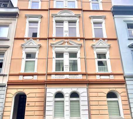 Massives Mehrfamilienhaus mit 5 vollvermieteten Einheiten Wuppertal-Barmen