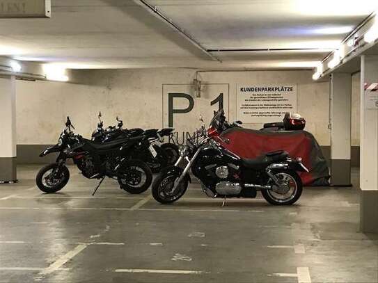 Hier steht Ihr Motorrad trocken!