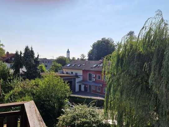 Wunderschöne 3-Zimmer-Dachgeschosswohnung mit 2 Balkone in Ebersberg