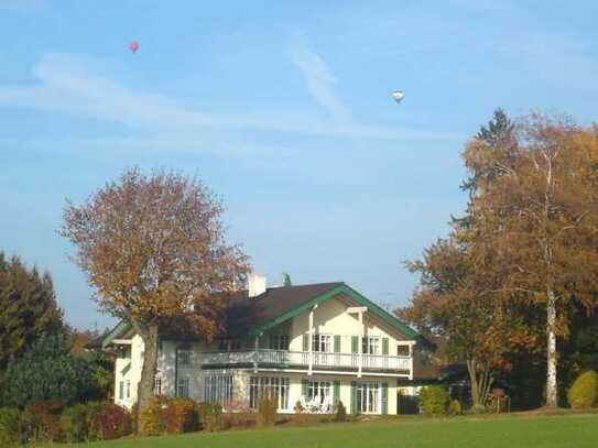 Repräsentatives Anwesen mit freiem Blick über den Chiemsee und das Alpenpanorama