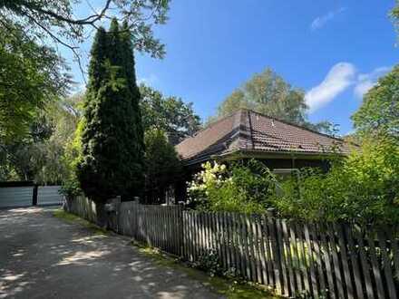 Anwesen in Alleinlage! Ländlich gelegenes Einfamilienhaus mit Doppelgarage