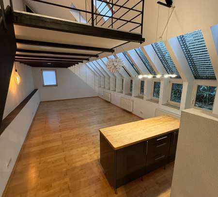 Exklusives, renoviertes 1,5-Zimmer Loft mit EBK und Garten in Weiterstadt