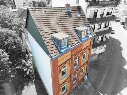 Schickes Altbau-Mehrfamilienhaus in City-Lage von Leverkusen-Opladen!
