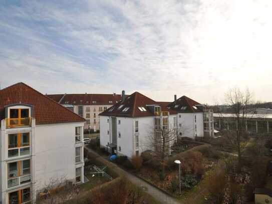 Sonnige Dachgeschosswohnung im Grünen