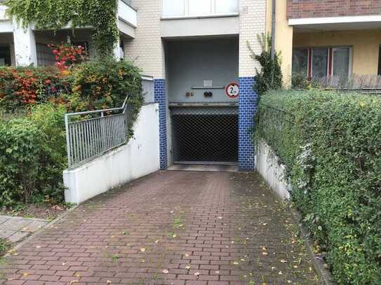 Tiefgaragenstellplatz gesucht?