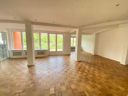 Wunderschöne 4-Zimmer Dachgeschosswohnung in Steglitz