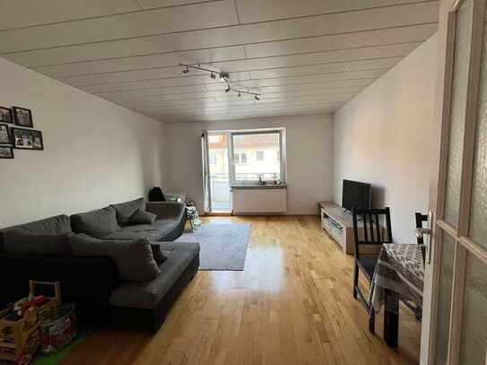 Freundliche 3-Zimmer-Wohnung mit Balkon und EBK in Hannover