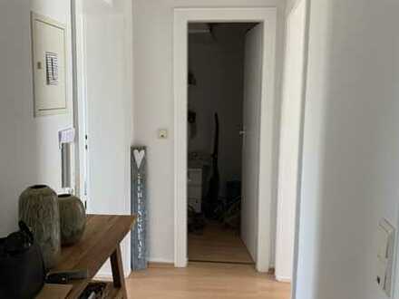 Helle komfortable Wohnung in bester Lage nahe Hohnsensee