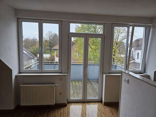 Schicke 2-Zi.-Wohnung mit Süd-Balkon und Einbauküche direckt am Kurpark