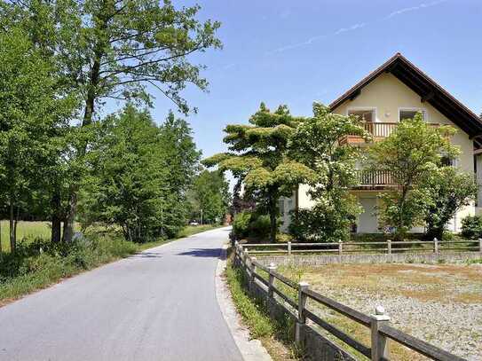 Moderne, helle 2-Zi. Wohlfühlwohnung (36 qm) mit Blick ins Grüne