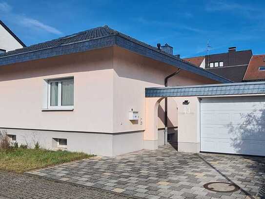 Freundliche 5-Zimmer-Terrassenwohnung mit Terrasse und Einbauküche