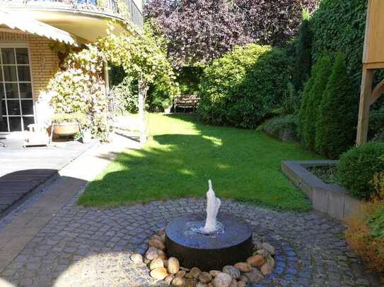 TOP! Komfortable Gartenwohnung mit moderner EBK und Stellplatz im Herzen von Lintorf