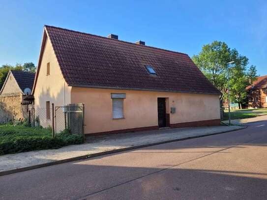 Günstiges 4-Zimmer-Einfamilienhaus mit EBK in Gerbstedt Ihlewitz