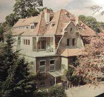 Ensemble-Denkmalgeschützte Landhaus-Villa in ruhiger bevorzugter Wohn-Lage mit großem Garten