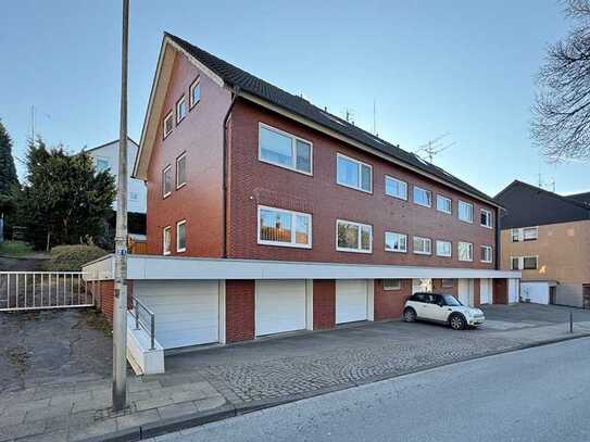 Helle Dachgeschosswohnung mit Garage