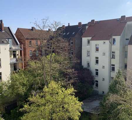 Sanierte 2-Zimmer Wohnung mit großzügigen Zimmern
