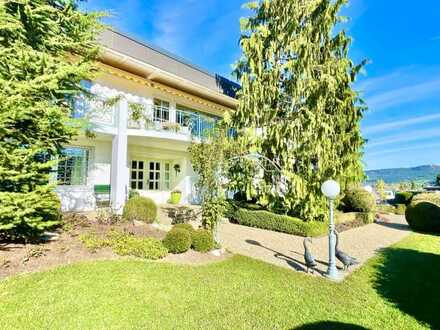 Romantische Wohnvilla – Wohntraum mit Indoor-Pool und schönem Garten