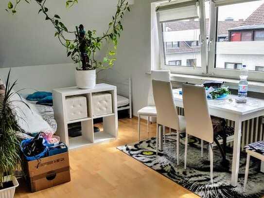 1,5 Zimmer Wohnung mitten im Limperich. Perfekt für die erste Wohnung oder Berufspendler