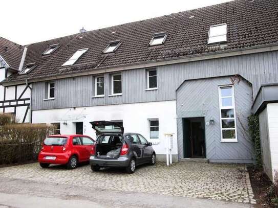 NÜMBRECHT-ZENTRUM: Moderne, lichtdurchflutete Maisonette - Wohnung im umgebauten Bauernhof.