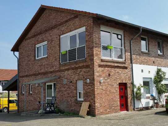 Geräumige, gepflegte 3-Zimmer-Wohnung mit schöner Loggia zur Miete in Leiferde.