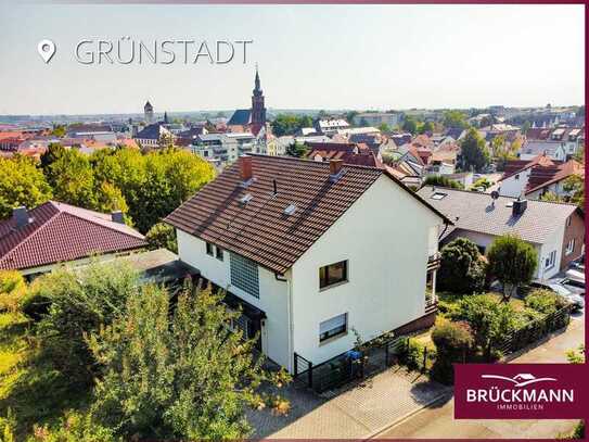 Mehrfamilienhaus mit traumhafter Aussicht (und Ausbaupotential) in bester Wohnlage von Grünstadt!