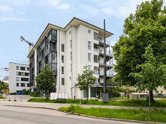 Helle, großzügige Erdgeschosswohnung mit schöner Terrasse, Garten & 2 Stellplätzen