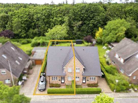 Ruhig am Waldrand gelegene Doppelhaushälfte
in der Nähe vom Südstrand und dem Golfplatz