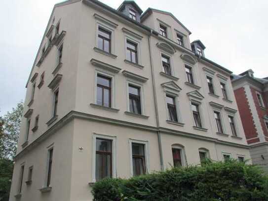 ***Dachgeschoßwohnung, mit Balkon und Eckbadewanne***