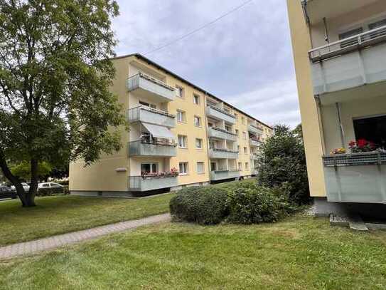 Neukölln - 3 Zimmer-Wohnung mit Balkon in gepflegter ruhiger Wohnanlage - bezugsfrei