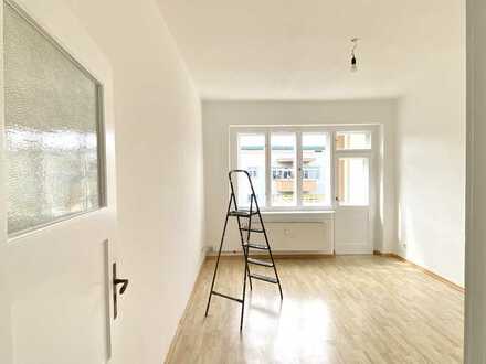 Helle 2-Raum-Wohnung mit Balkon und Wohnküche im Kissinger Viertel Berlin Pankow