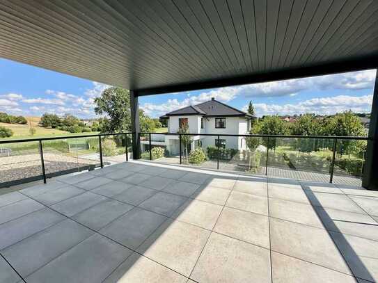 *wunderschöne und helle 4 - Raumwohnung mit Balkon in grüner Lage*