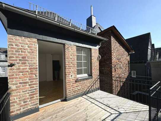 Wunderschöne Wohnung im Altbau mit Dachterrasse (Erstbezug nach Modernisierung)