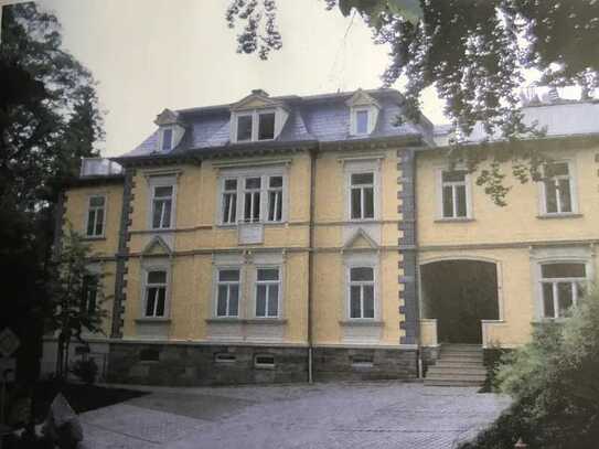 Dachgeschoss-Wohnung mit moderner EBK in Villa im besten Viertel von Ilmenau Ilmenau