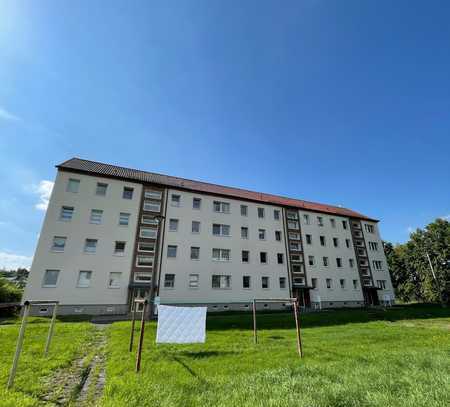 FÜR HANDWERKLICH BEGABTE! 3-Raumwohnung im 3. Obergeschoss mit Balkon in Mihla