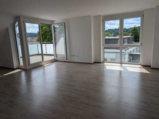 OHNE MAKLER - VON PRIVAT - Helle, neuwertige 4-Zimmer-Maisonette-Wohnung mit Balkon und zwei Bädern