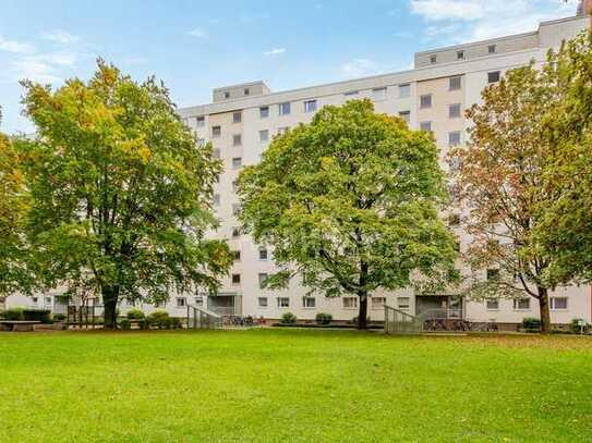 Für Kapitalanleger! Attraktive 2-Zimmer-Wohnung mit EBK und Balkon in München (ca. 4% Mietrendite)