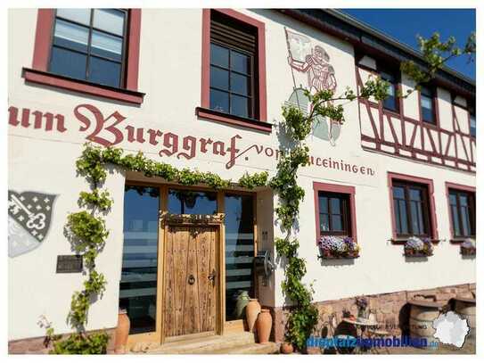 Historisches Traditionshaus "Zum Burggraf", Hotel & Restaurant, Rheinebenenblick bis zum Odenwald