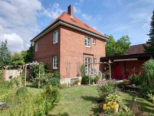 Gepflegtes Einfamilienhaus auf sonnigem Grundstück