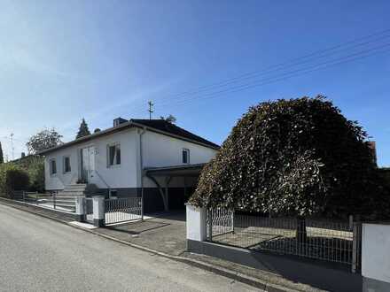 Gepflegter Bungalow mit Traumgrundstück