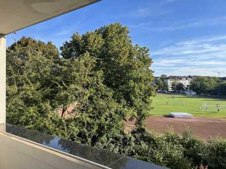 Renovierte ruhige 3 bis 4 Zimmer Wohnung mit Balkon in Mörsenbroich / Düsseltal ohne Maklergebühren