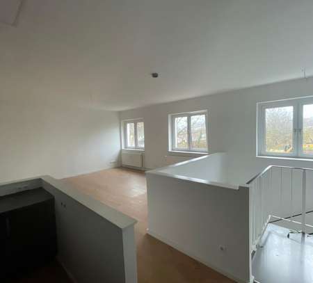 4-Zimmer Modern, Loft-Charakter auf zwei Etagen und Balkon