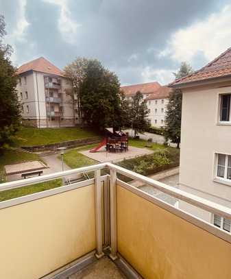 3 Raum Wohnung mit Balkon